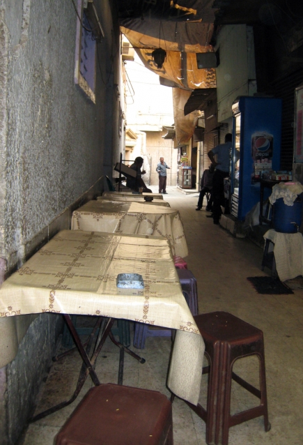 <a class="fancybox" rel="gallery-street-furniture" href="https://www.passageways.clustermappinginitiative.org/sites/default/files/styles/largest/public/c3_3b_01.jpg?itok=mLAZzruH" title="">تكبير</a><br >