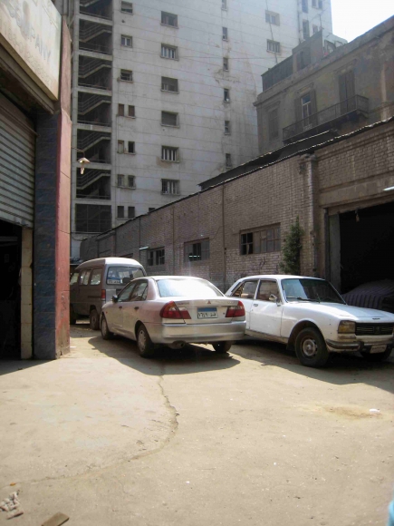 <a class="fancybox" rel="gallery-" href="https://www.passageways.clustermappinginitiative.org/sites/default/files/styles/largest/public/d19_01.jpg?itok=EZrkrXDu" title="Cairo Motor Company engulfes the passageway">Enlarge</a><br >2015, Oct 18, 04:10am<br>Cairo Motor Company engulfes the passageway