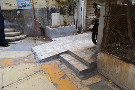 <a class="fancybox" rel="gallery-encroachments-and-territory-markers" href="https://www.passageways.clustermappinginitiative.org/sites/default/files/styles/largest/public/dsc_0403_01_0.jpg?itok=m4HXZmN6" title="">Enlarge</a><br >