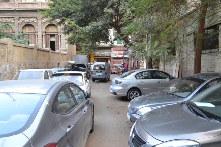 <a class="fancybox" rel="gallery-encroachments-and-territory-markers" href="https://www.passageways.clustermappinginitiative.org/sites/default/files/styles/largest/public/dsc_0678_01.jpg?itok=wmgTJxF3" title="Blocking of the street through parking">Enlarge</a><br >Blocking of the street through parking