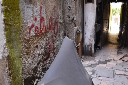 <a class="fancybox" rel="gallery-signage-and-space-annotations" href="https://www.passageways.clustermappinginitiative.org/sites/default/files/styles/largest/public/dsc_0779b_01.jpg?itok=UfpDHBEZ" title="">Enlarge</a><br >