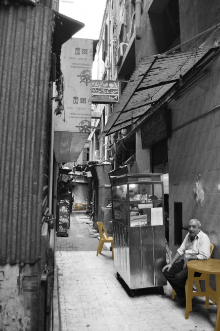 <a class="fancybox" rel="gallery-layering-and-juxtaposition" href="https://www.passageways.clustermappinginitiative.org/sites/default/files/styles/largest/public/dsc_0816_sitting_01.jpg?itok=b3wbPoX7" title="Seating">Enlarge</a><br >Seating