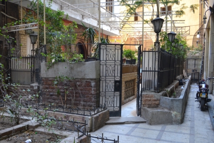 <a class="fancybox" rel="gallery-encroachments-and-territory-markers" href="https://www.passageways.clustermappinginitiative.org/sites/default/files/styles/largest/public/dsc_1225b_01.jpg?itok=yQMGA07W" title="">Enlarge</a><br >