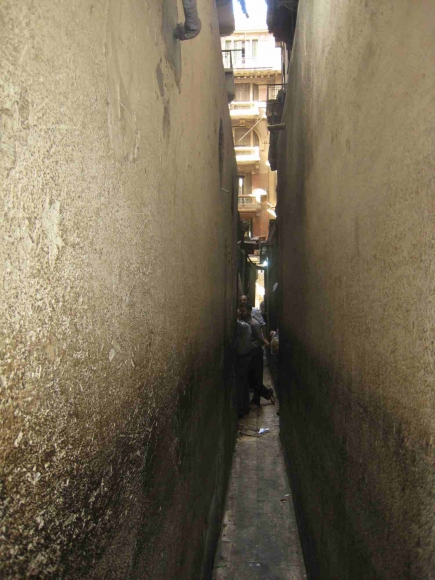 <a class="fancybox" rel="gallery-materials-and-textures" href="https://www.passageways.clustermappinginitiative.org/sites/default/files/styles/largest/public/img_2304_01.jpg?itok=3NmdB_9r" title="The sides of the narrowest part of the passage are smooth and made of concrete.">Enlarge</a><br >The sides of the narrowest part of the passage are smooth and made of concrete.
