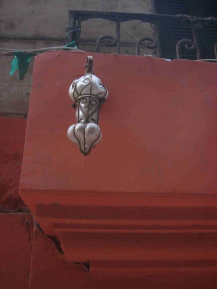 <a class="fancybox" rel="gallery-street-furniture" href="https://www.passageways.clustermappinginitiative.org/sites/default/files/styles/largest/public/img_2499_01_0.jpg?itok=SvgsefNL" title="">Enlarge</a><br >