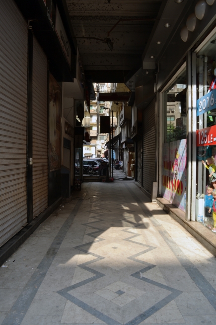 <a class="fancybox" rel="gallery-" href="https://www.passageways.clustermappinginitiative.org/sites/default/files/styles/largest/public/o7_01.jpg?itok=wdeUTh4Q" title="منظر عام للممر.">تكبير</a><br >٢٠١٥، نوفمبر ٠٨، ٠٤:١١مساءاً<br>منظر عام للممر.